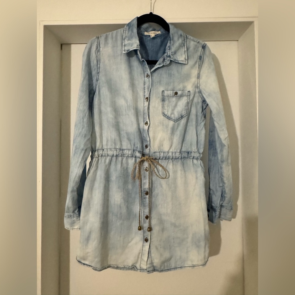 🌜2for$35 🌛LIFE IN PROGRESS long denim shirt with tie - medium